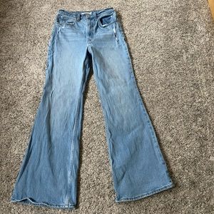 Levi’s High Rise 70s Flare Marin Babe 27W x 32L
